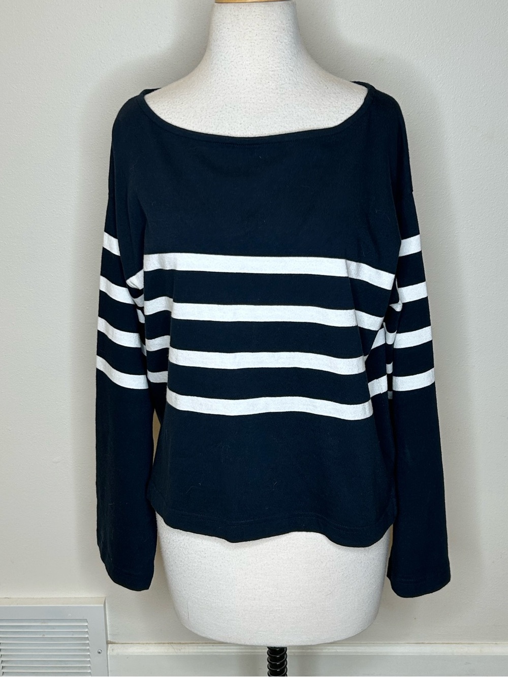 Faherty Navy and White Striped Boatneck Sweater Size S